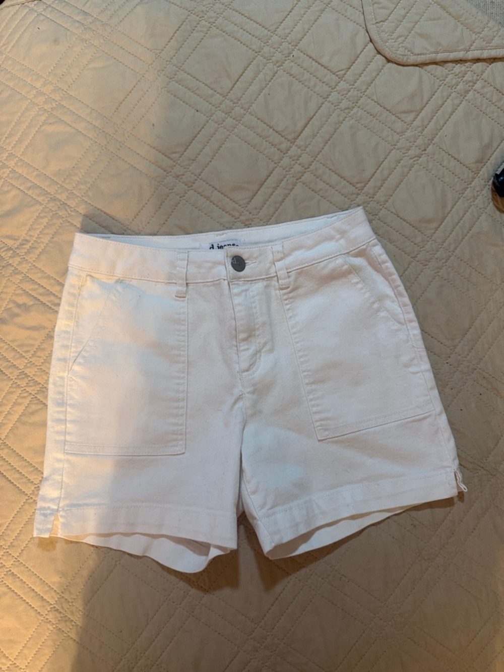 Women's White Casual Patch-Pocket Shorts